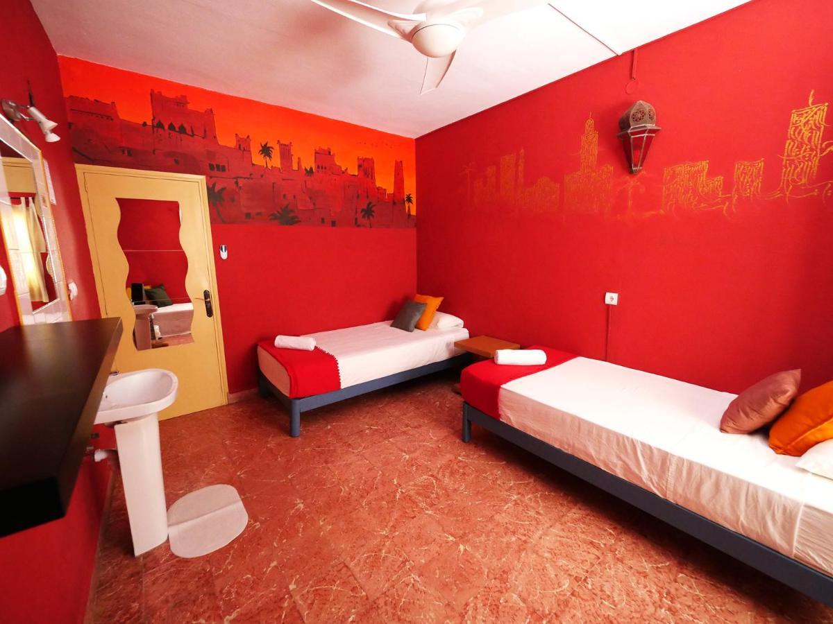 Hostal Giramundo مدينة إيبيزا المظهر الخارجي الصورة