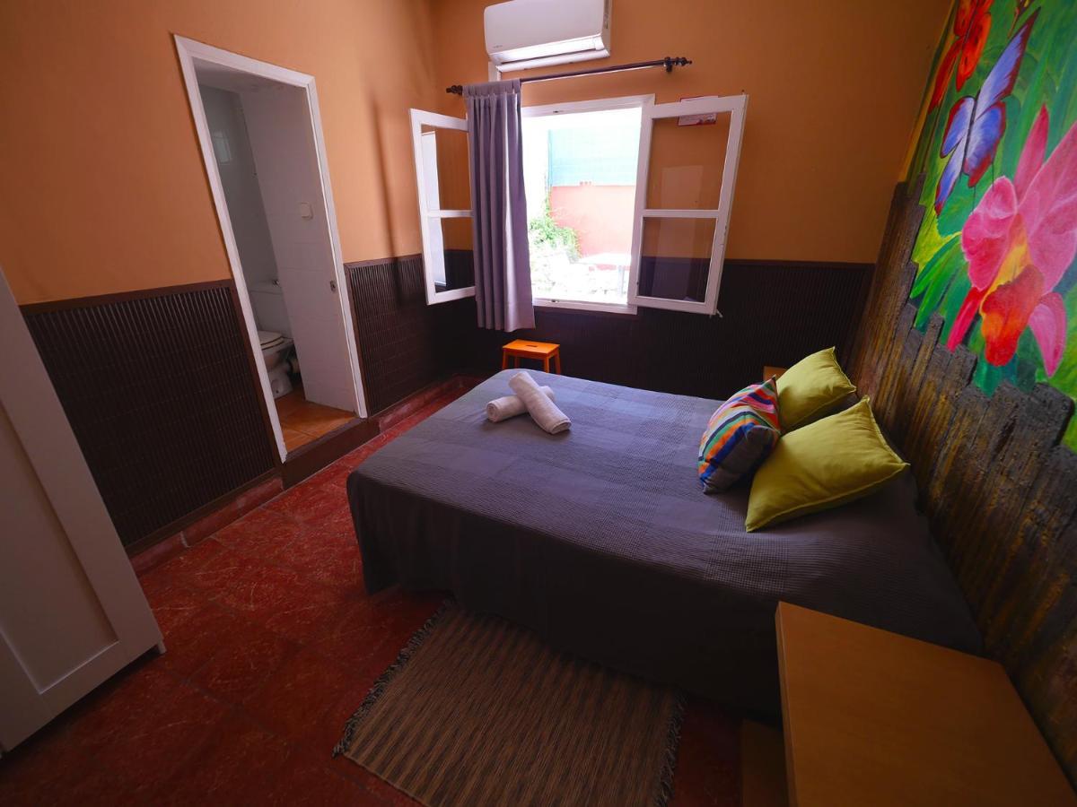 Hostal Giramundo مدينة إيبيزا المظهر الخارجي الصورة